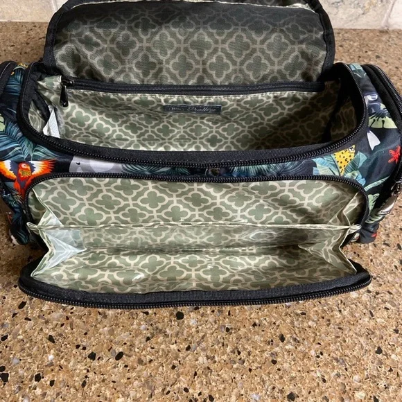 Lug Trolley Cosmetic Case - Picture 8 of 12